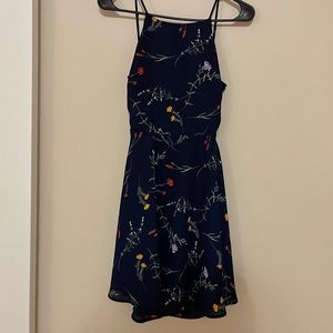 Lulu’s blue floral dress